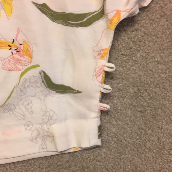 Zara’s floral top - Picture 6 of 6